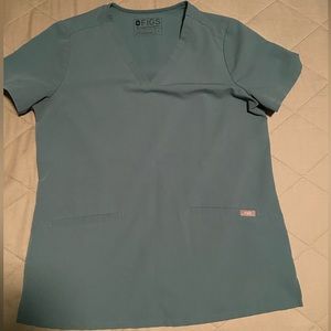 Figs Casma scrub top